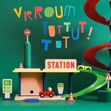 Station essence Dans la ville - Moulin Roty
