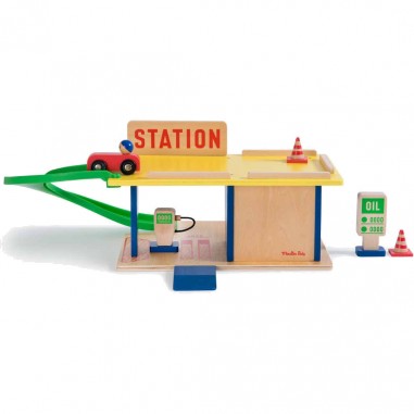 Station essence Dans la ville - Moulin Roty