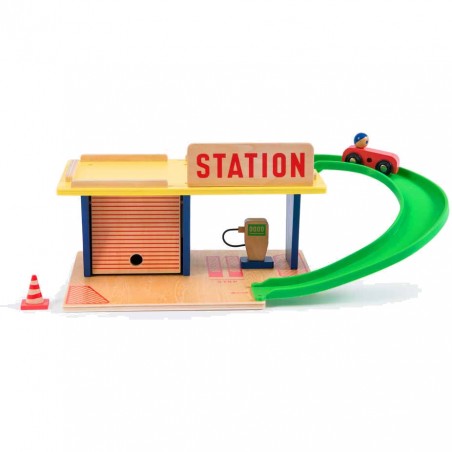 Station essence Dans la ville - Moulin Roty