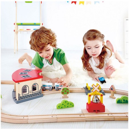 Quai de triage - train Hape - Hape Toys