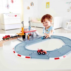 Circuit de course - circuit de train Hape - Hape Toys 2
