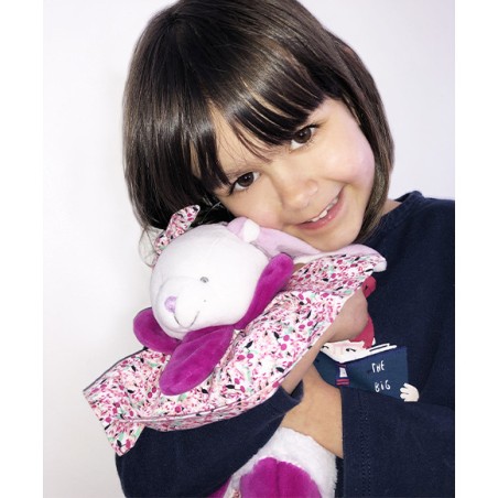Peluche d'activités Lapin Cerise - Doudou Et Compagnie